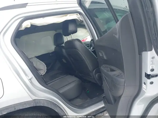 KL7CJLSB8MB326713 2021 CHEVROLET TRAX - Image 8