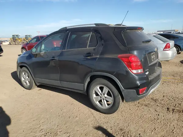 KL7CJLSB8MB328199 2021 CHEVROLET TRAX - Image 2