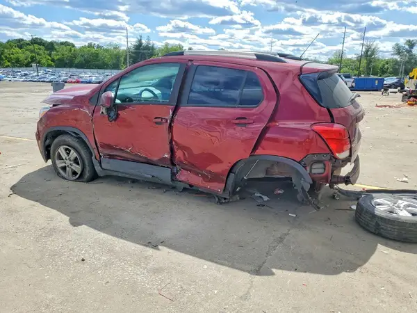 KL7CJLSB8MB329899 2021 CHEVROLET TRAX - Image 2