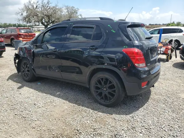 KL7CJLSB8MB335010 2021 CHEVROLET TRAX - Image 2
