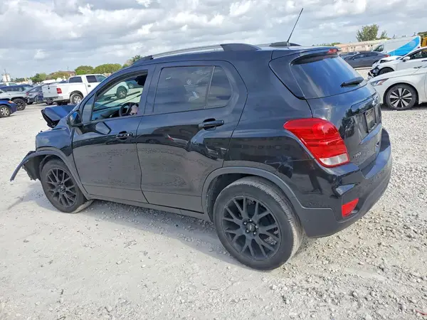 KL7CJLSB8MB336349 2021 CHEVROLET TRAX - Image 2