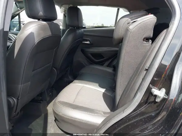 KL7CJLSB8MB342684 2021 CHEVROLET TRAX - Image 8