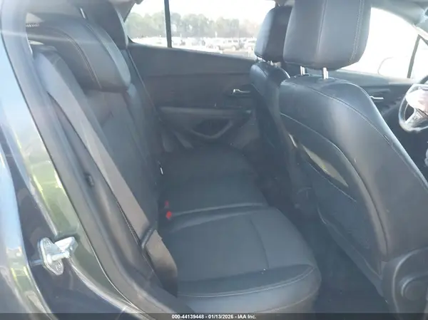 KL7CJLSB8MB347674 2021 CHEVROLET TRAX - Image 8
