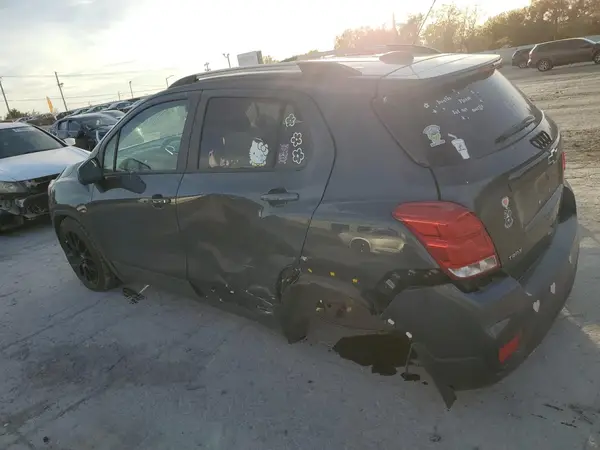 KL7CJLSB8MB353796 2021 CHEVROLET TRAX - Image 2