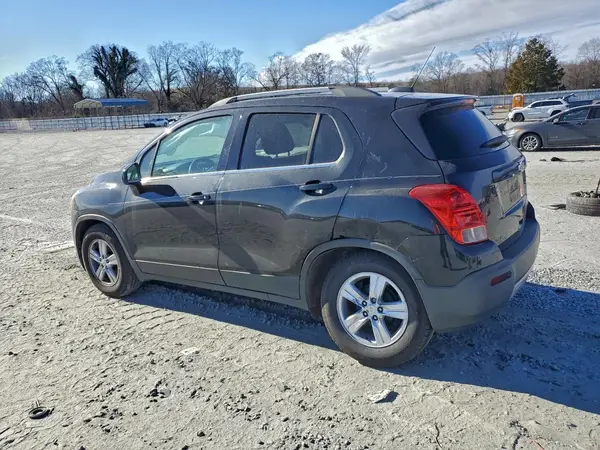 KL7CJLSB9GB546575 2016 CHEVROLET TRAX - Image 2