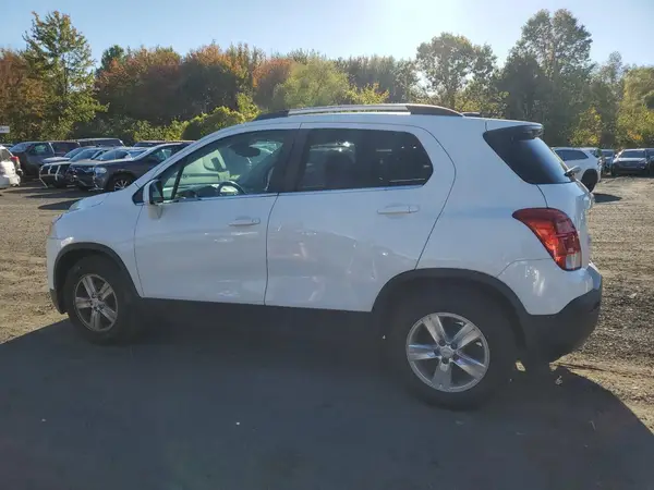 KL7CJLSB9GB564378 2016 CHEVROLET TRAX - Image 2