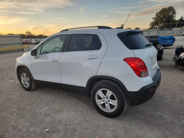 KL7CJLSB9GB572867 2016 CHEVROLET TRAX - Image 2