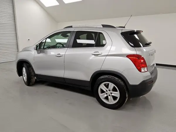 KL7CJLSB9GB626328 2016 CHEVROLET TRAX - Image 2