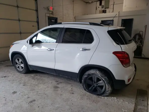 KL7CJLSB9HB076579 2017 CHEVROLET TRAX - Image 2