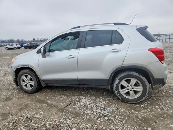 KL7CJLSB9HB087128 2017 CHEVROLET TRAX - Image 2