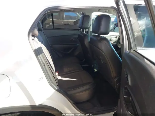 KL7CJLSB9HB089364 2017 CHEVROLET TRAX - Image 8