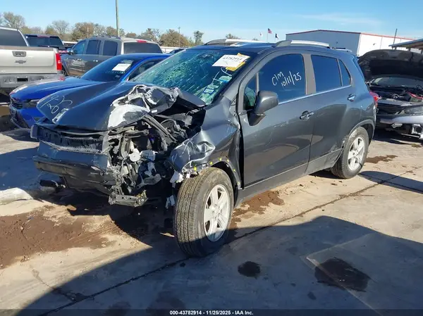 KL7CJLSB9HB095388 2017 CHEVROLET TRAX - Image 2