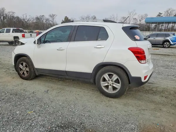 KL7CJLSB9JB538757 2018 CHEVROLET TRAX - Image 2