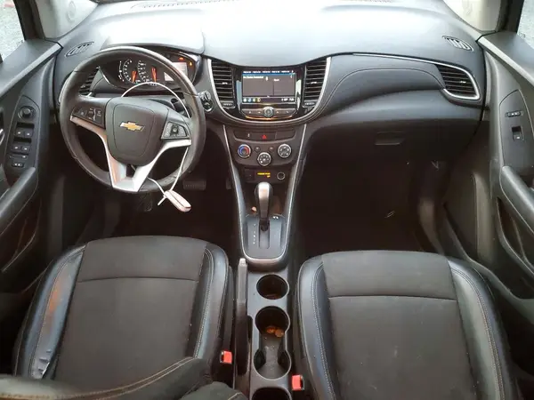 KL7CJLSB9JB538757 2018 CHEVROLET TRAX - Image 8