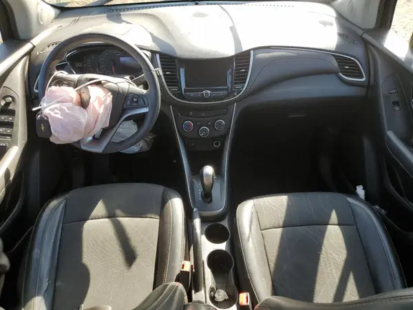 KL7CJLSB9JB616017 2018 CHEVROLET TRAX - Image 8