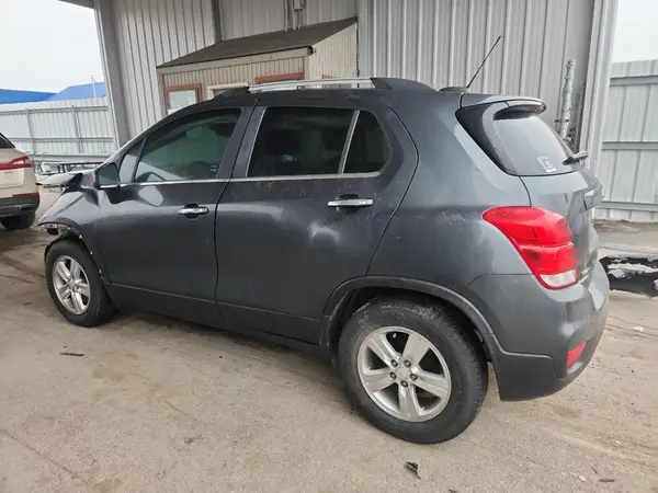KL7CJLSB9JB645226 2018 CHEVROLET TRAX - Image 2