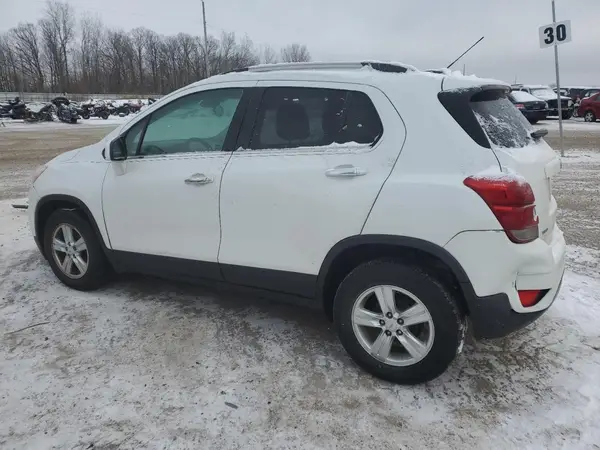 KL7CJLSB9JB661152 2018 CHEVROLET TRAX - Image 2