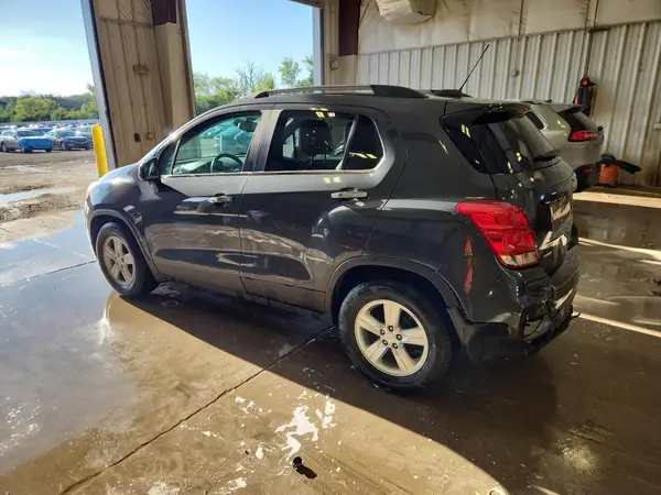 KL7CJLSB9JB662317 2018 CHEVROLET TRAX - Image 2