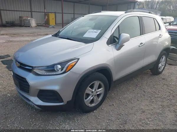 KL7CJLSB9JB679960 2018 CHEVROLET TRAX - Image 2