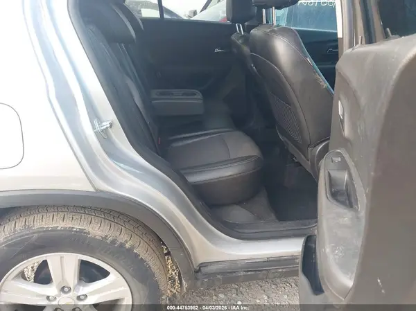 KL7CJLSB9JB679960 2018 CHEVROLET TRAX - Image 8