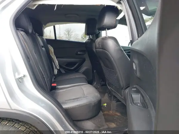 KL7CJLSB9JB680719 2018 CHEVROLET TRAX - Image 8