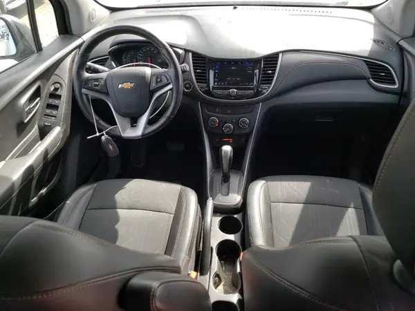 KL7CJLSB9JB693955 2018 CHEVROLET TRAX - Image 8
