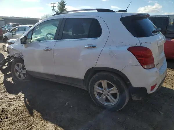 KL7CJLSB9JB704159 2018 CHEVROLET TRAX - Image 2