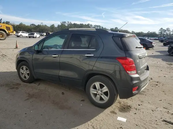 KL7CJLSB9JB705490 2018 CHEVROLET TRAX - Image 2