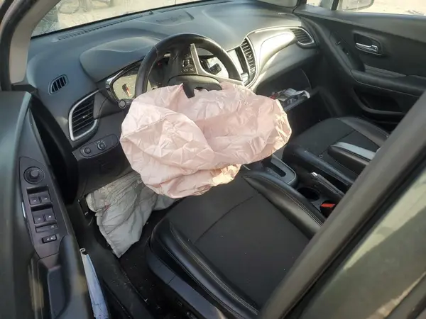 KL7CJLSB9JB705490 2018 CHEVROLET TRAX - Image 8