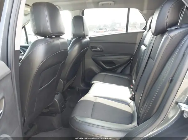 KL7CJLSB9JB710916 2018 CHEVROLET TRAX - Image 8