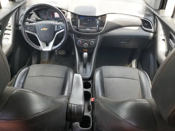 KL7CJLSB9JB722208 2018 CHEVROLET TRAX - Image 8