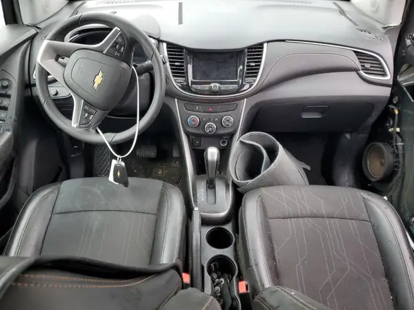 KL7CJLSB9JB722645 2018 CHEVROLET TRAX - Image 8