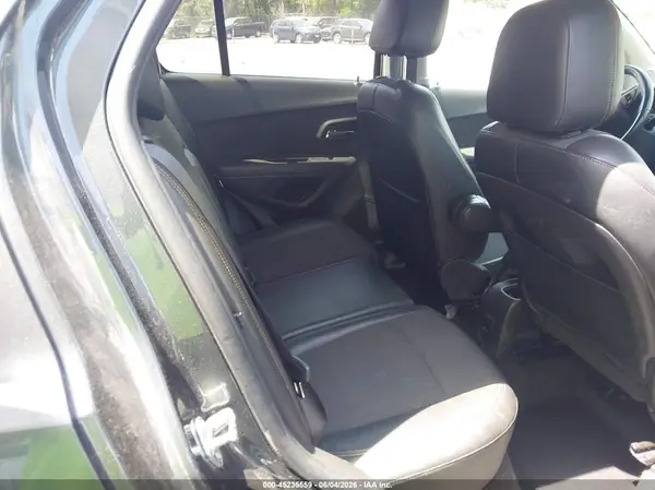 KL7CJLSB9JB725934 2018 CHEVROLET TRAX - Image 8