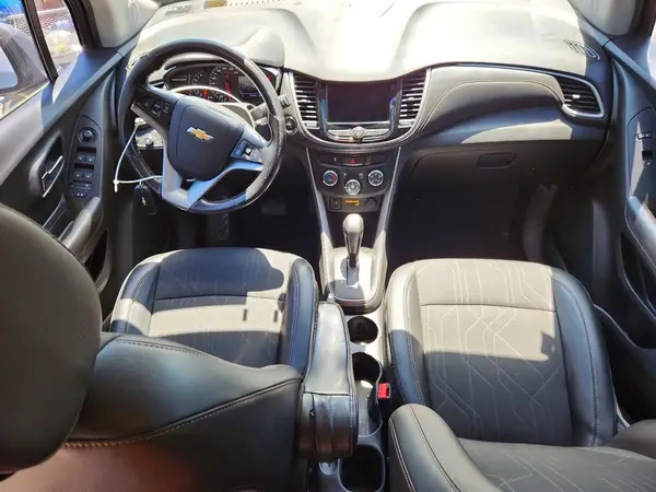 KL7CJLSB9KB717608 2019 CHEVROLET TRAX - Image 8