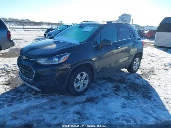 KL7CJLSB9KB744243 2019 CHEVROLET TRAX - Image 2