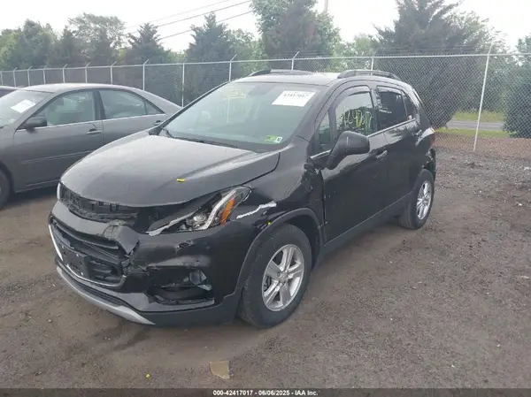 KL7CJLSB9KB747966 2019 CHEVROLET TRAX - Image 2