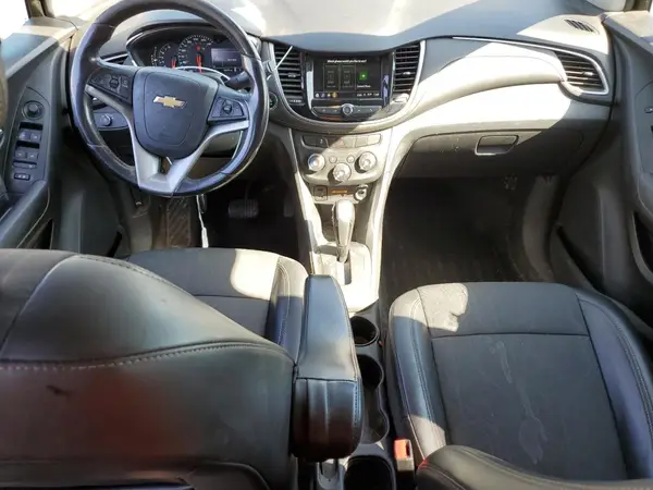 KL7CJLSB9KB786928 2019 CHEVROLET TRAX - Image 8