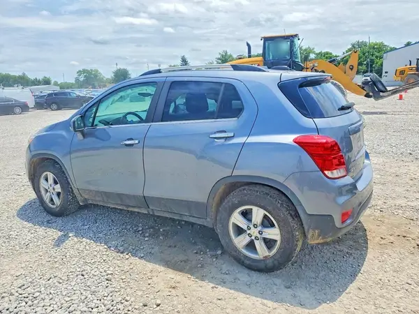 KL7CJLSB9KB803615 2019 CHEVROLET TRAX - Image 2