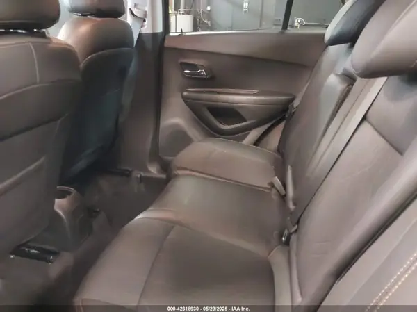 KL7CJLSB9KB831883 2019 CHEVROLET TRAX - Image 8