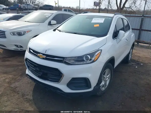 KL7CJLSB9KB844780 2019 CHEVROLET TRAX - Image 2
