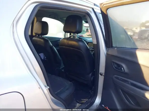 KL7CJLSB9KB862101 2019 CHEVROLET TRAX - Image 8