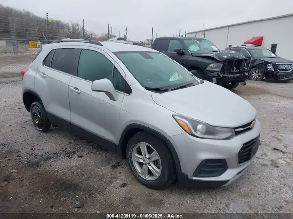 KL7CJLSB9KB864303 2019 CHEVROLET TRAX - Image 1