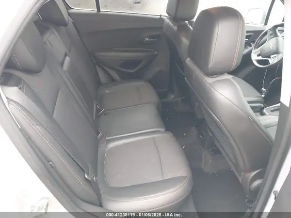 KL7CJLSB9KB864303 2019 CHEVROLET TRAX - Image 8