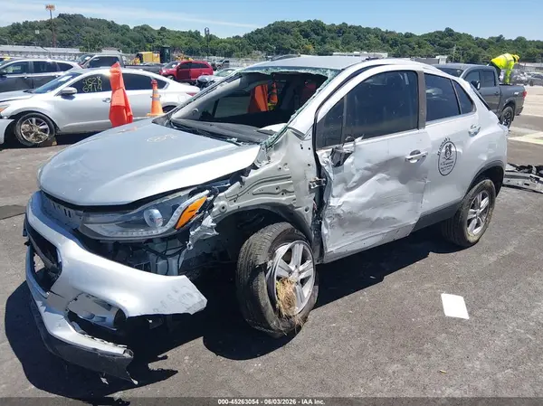 KL7CJLSB9KB866553 2019 CHEVROLET TRAX - Image 2