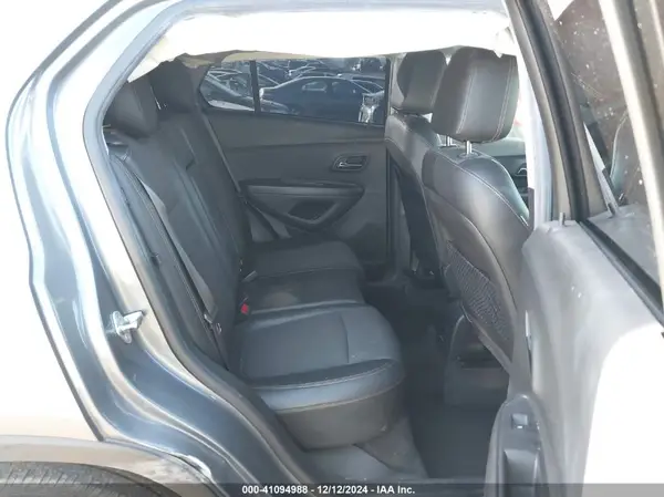 KL7CJLSB9KB901706 2019 CHEVROLET TRAX - Image 8