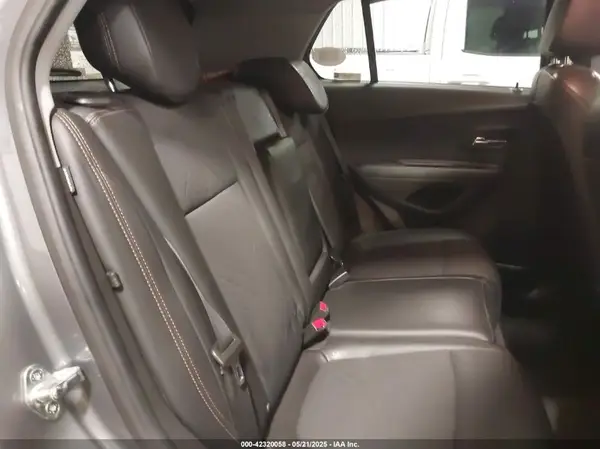 KL7CJLSB9KB903147 2019 CHEVROLET TRAX - Image 8