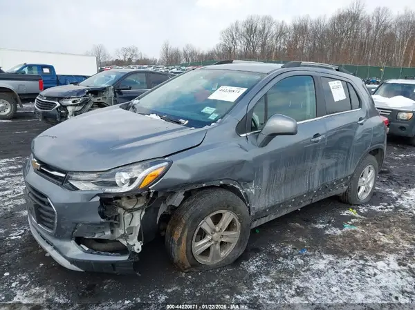 KL7CJLSB9KB903472 2019 CHEVROLET TRAX - Image 2