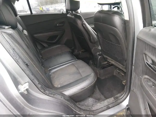 KL7CJLSB9KB904086 2019 CHEVROLET TRAX - Image 8
