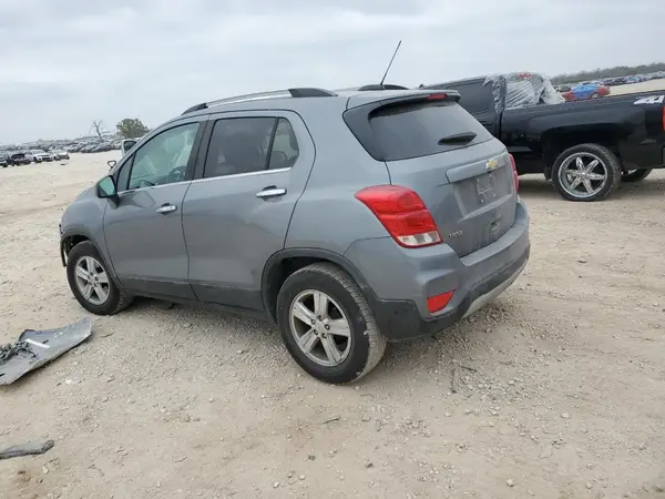KL7CJLSB9KB905352 2019 CHEVROLET TRAX - Image 2
