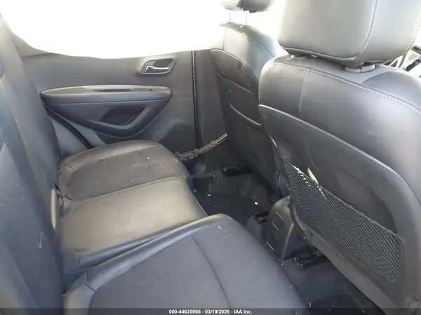 KL7CJLSB9KB910230 2019 CHEVROLET TRAX - Image 8